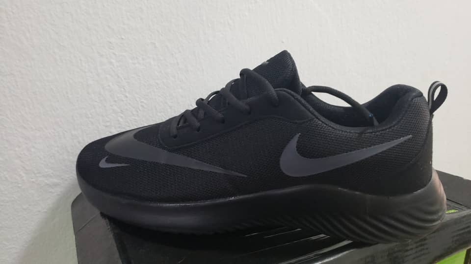 Shoes (Nike) Comfort - All Black – Jumbo Sports Mart